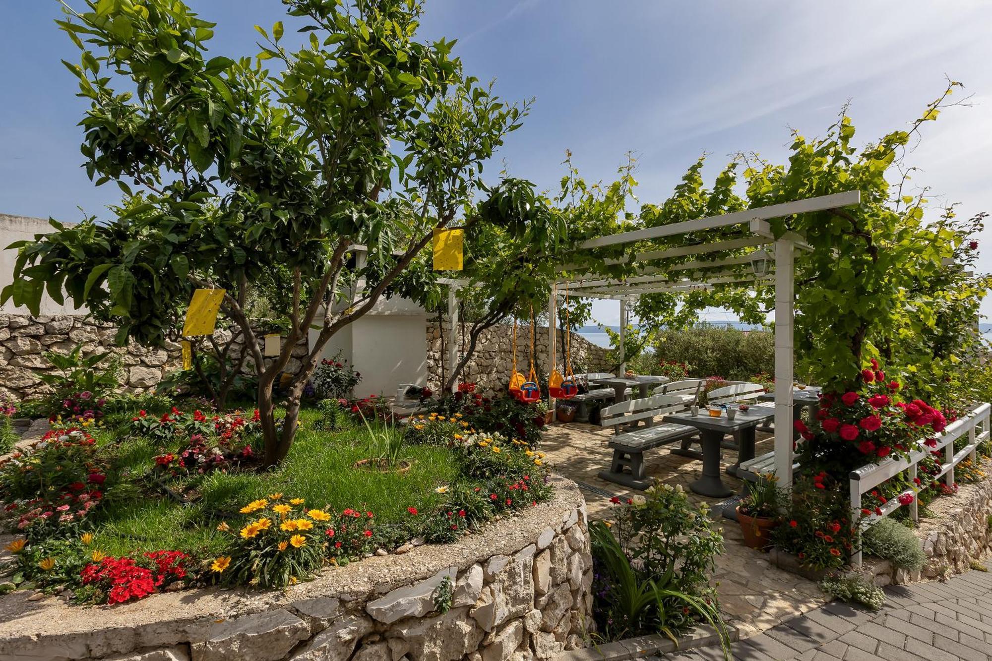 Apartments Villa Katarina Tučepi Eksteriør billede