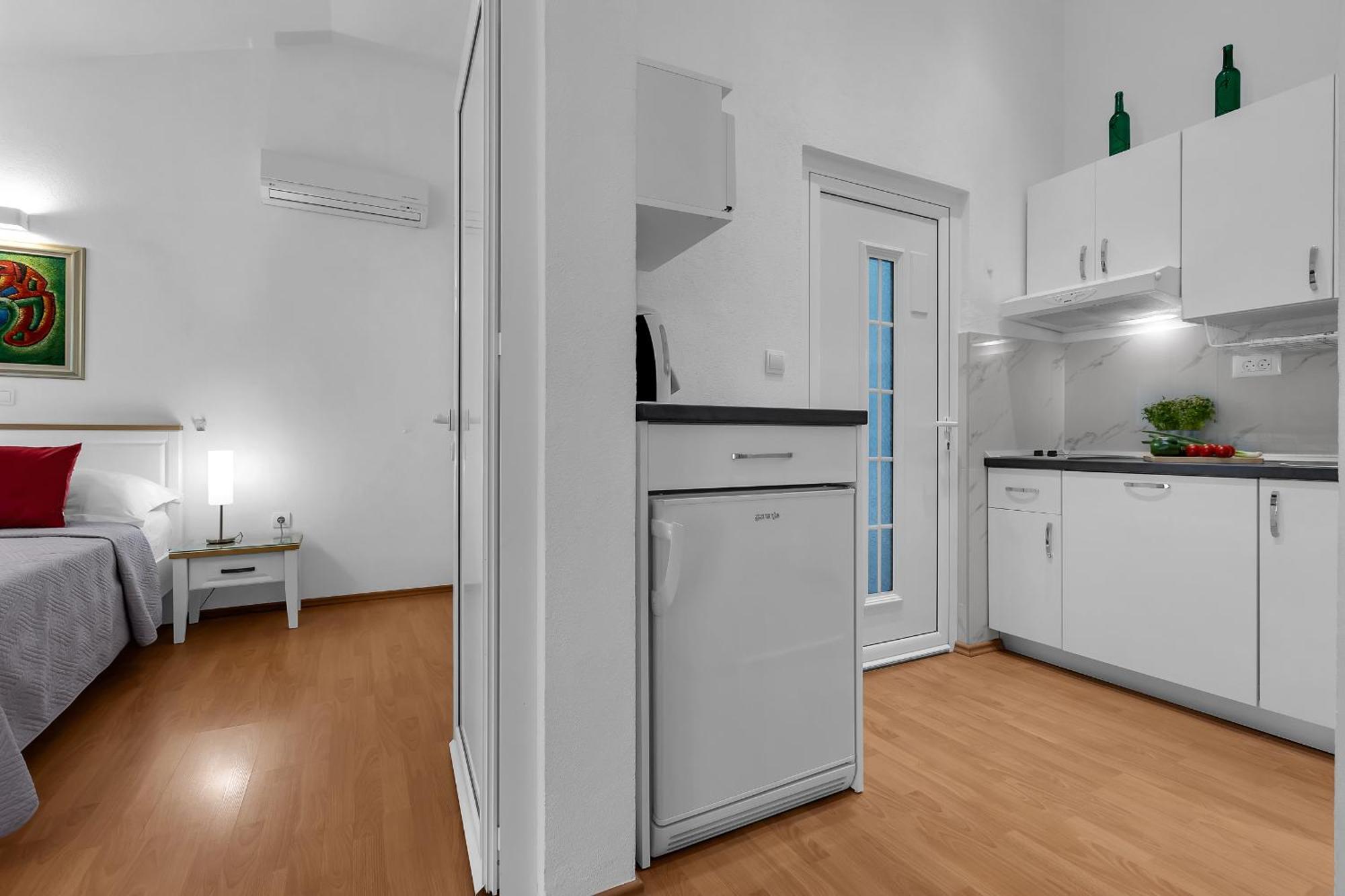 Apartments Villa Katarina Tučepi Eksteriør billede