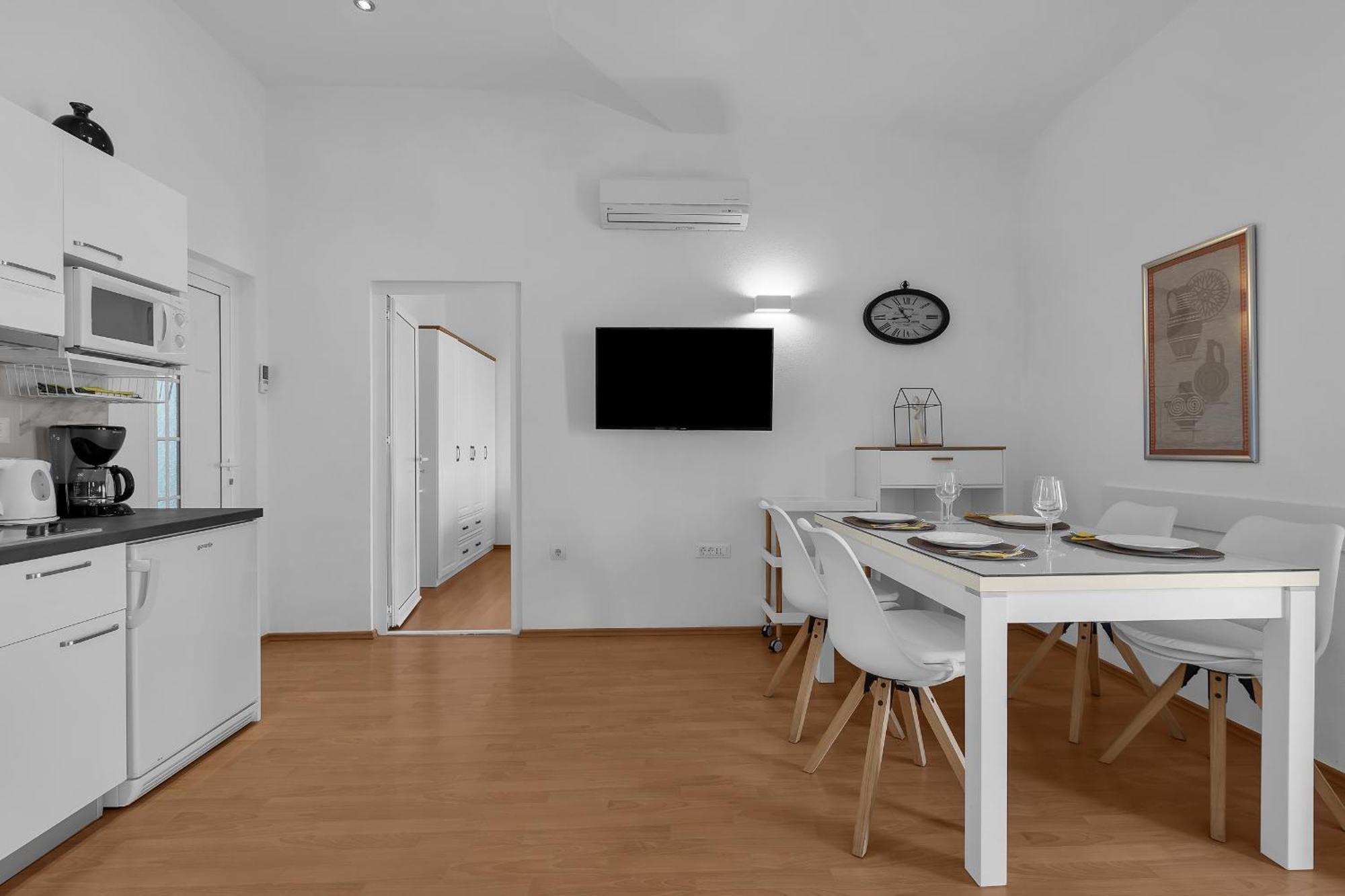 Apartments Villa Katarina Tučepi Eksteriør billede